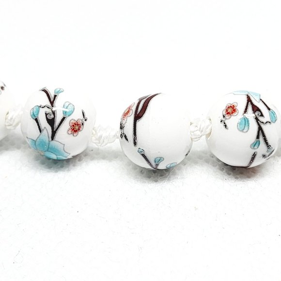 Blue flower Japanese style beaded & knotted necklace w/magnetic silvertone clasp - Picture 5 of 5